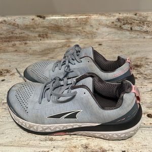 Altra running shoe. Women’s 9.5
